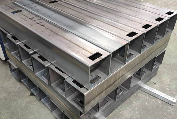 积石山大口径无缝方管